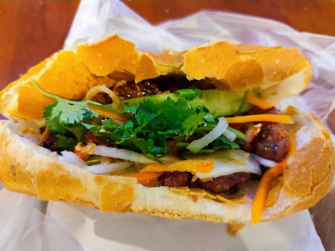 Bánh Mì Thịt Nướng Hẻm 39 のバインミー