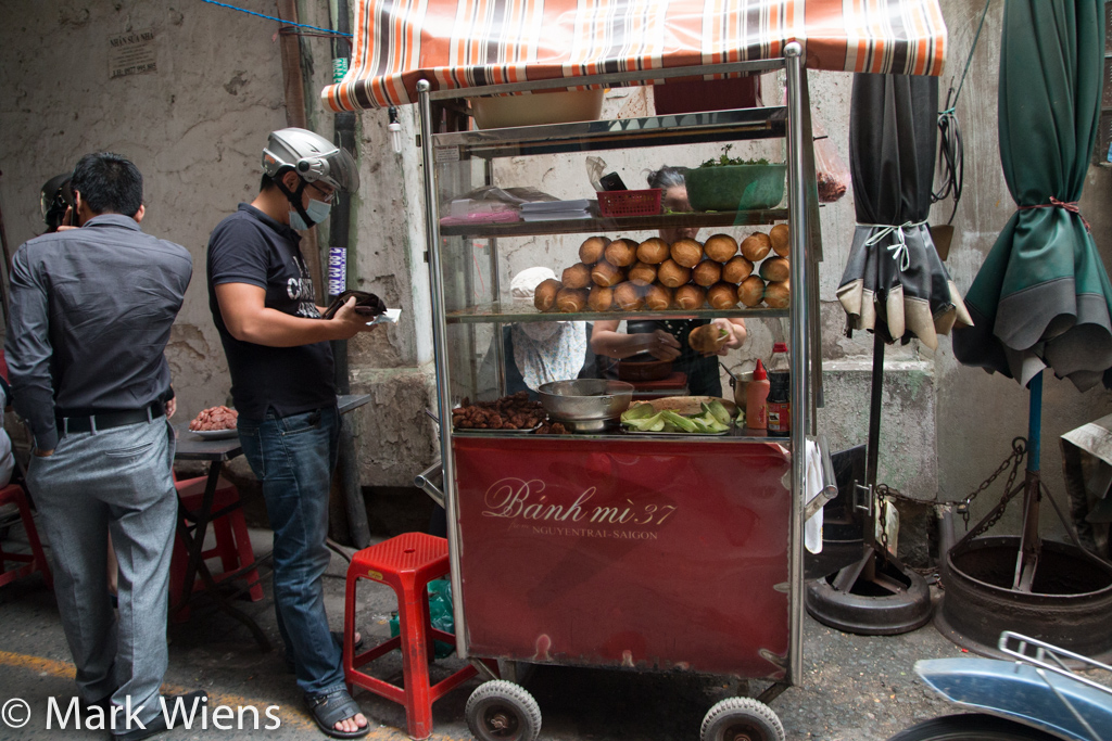 Bánh Mì 37 Nguyen Trai の屋台