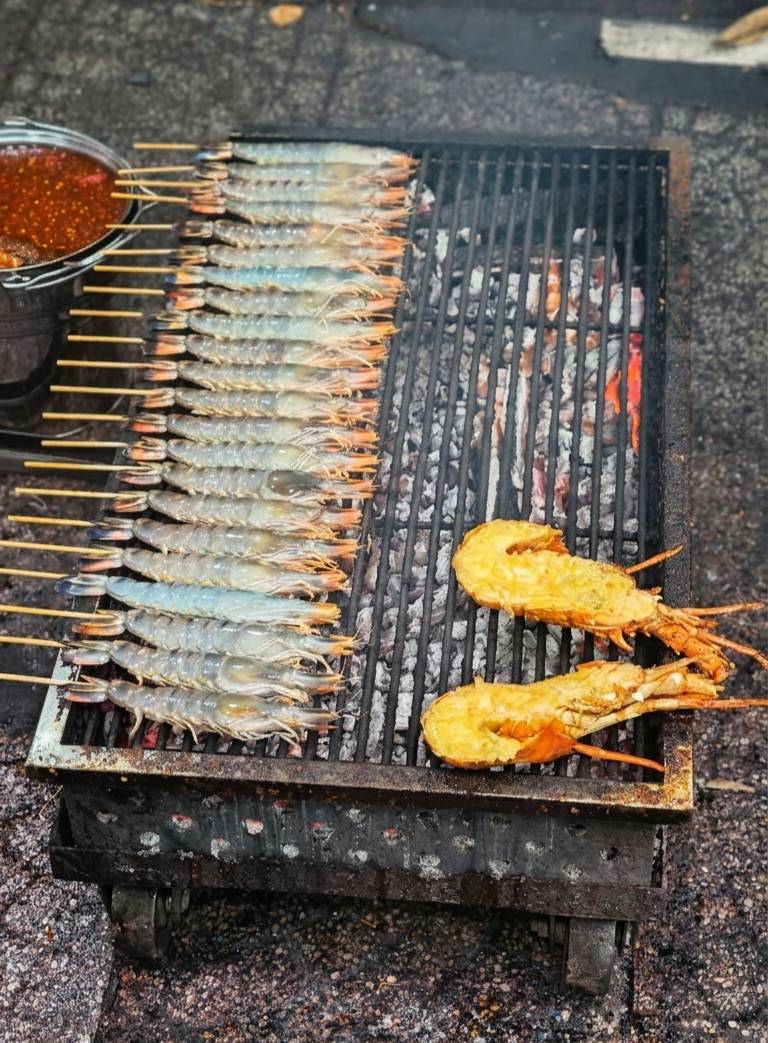 Quán ốc Sáu Nở の海鮮料理